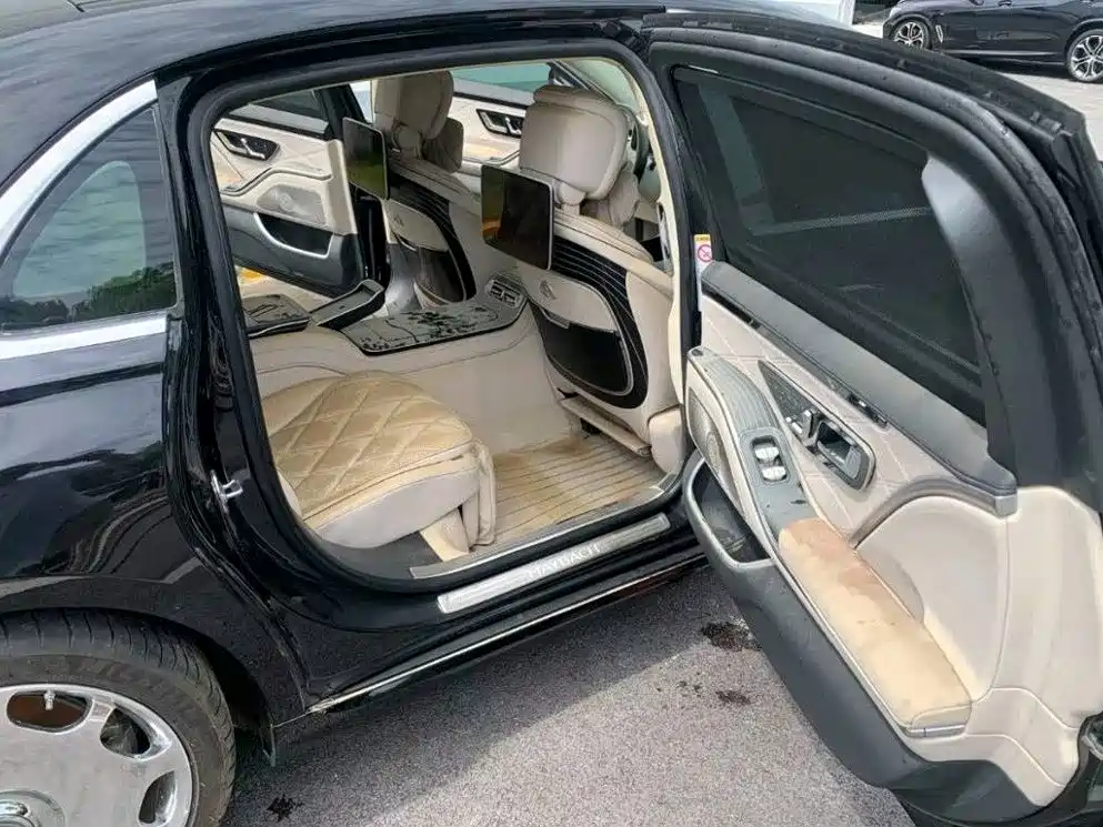صورة 6 - Mercedes-Benz Maybach S-Class