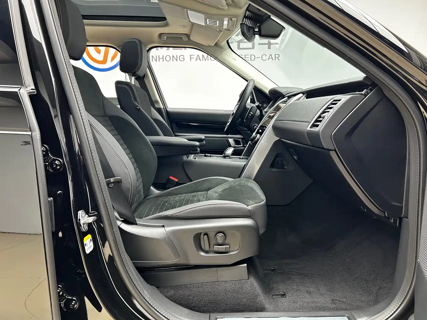 Land Rover Discovery 2024 Model 360PS S фото 20