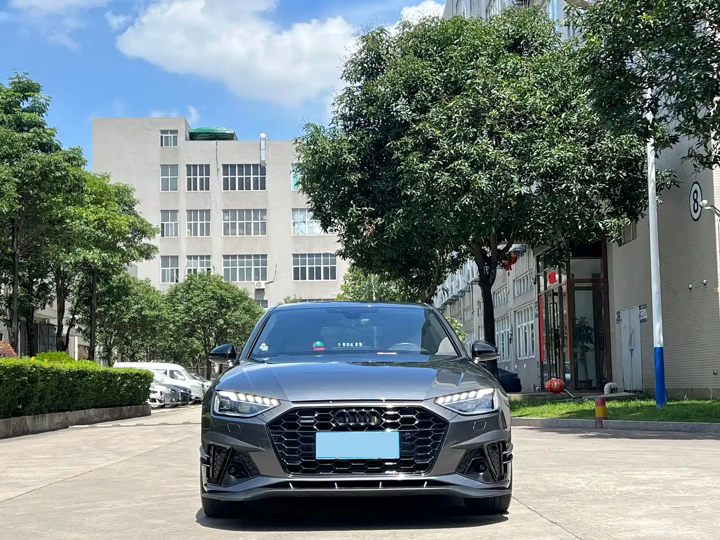 Фото 2 - Audi A4L