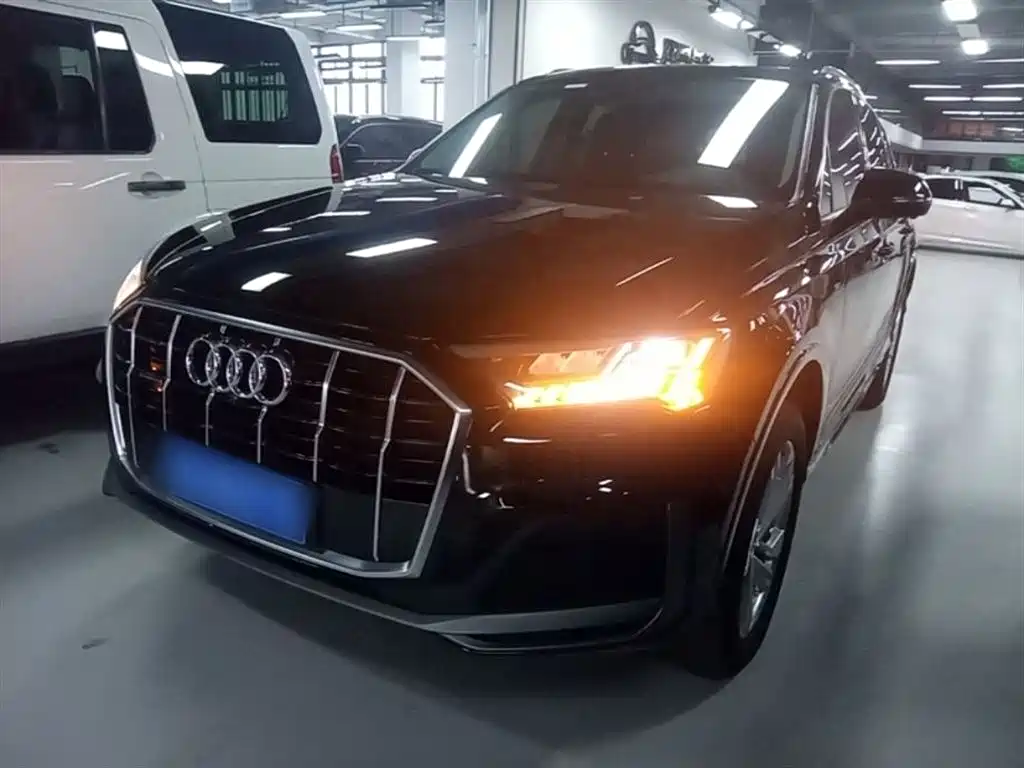 Audi Q7 2023 45 TFSI quattro S line Sport