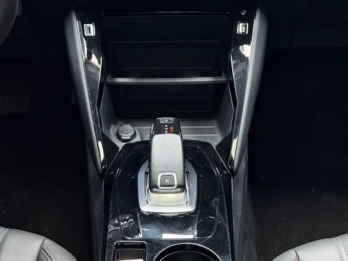 Photo 19 - Peugeot 2008