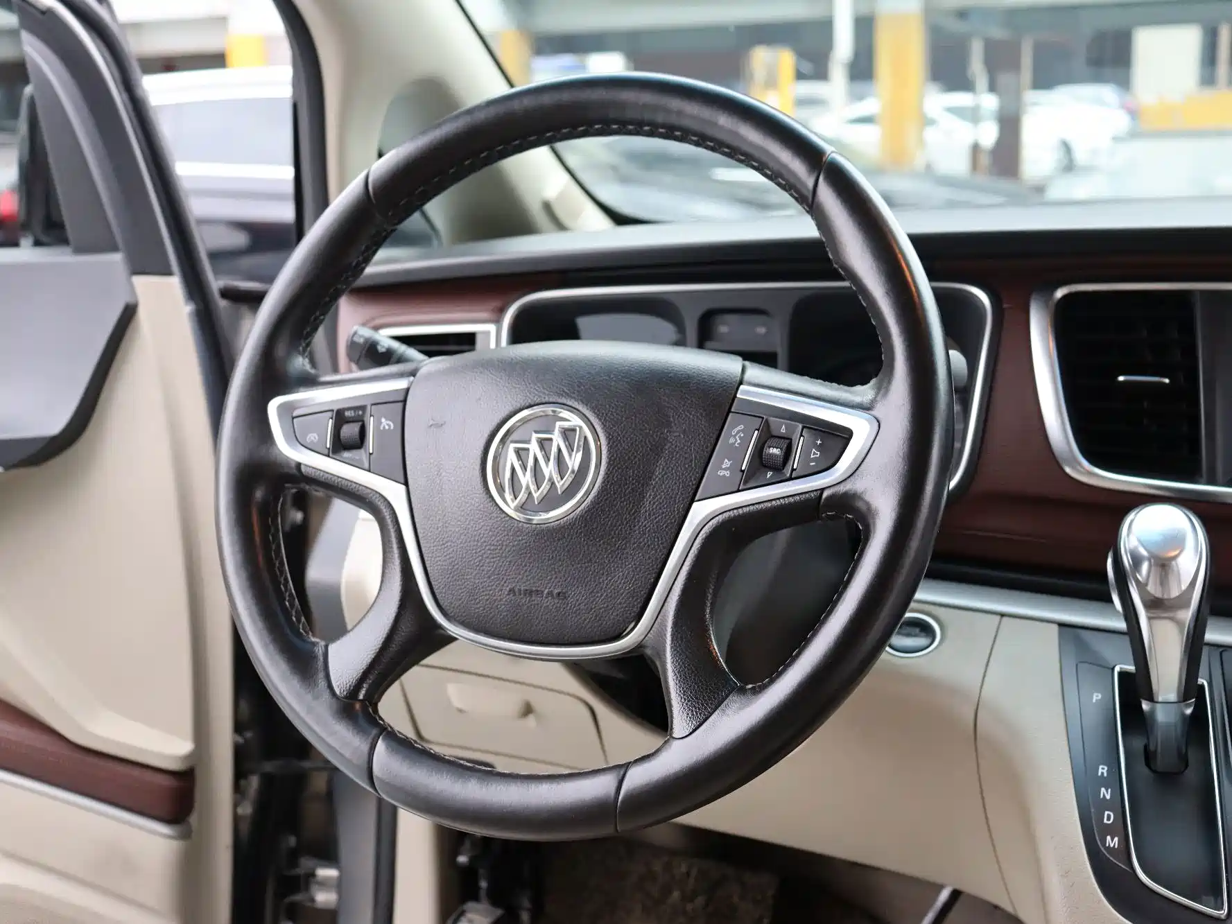 Фото 13 - Buick GL8