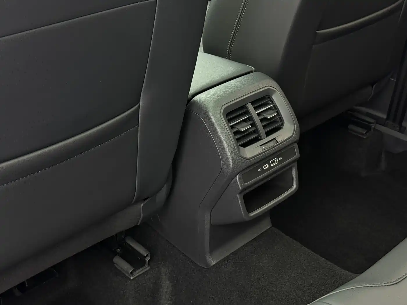 Volkswagen Tharu, миниатюра 14