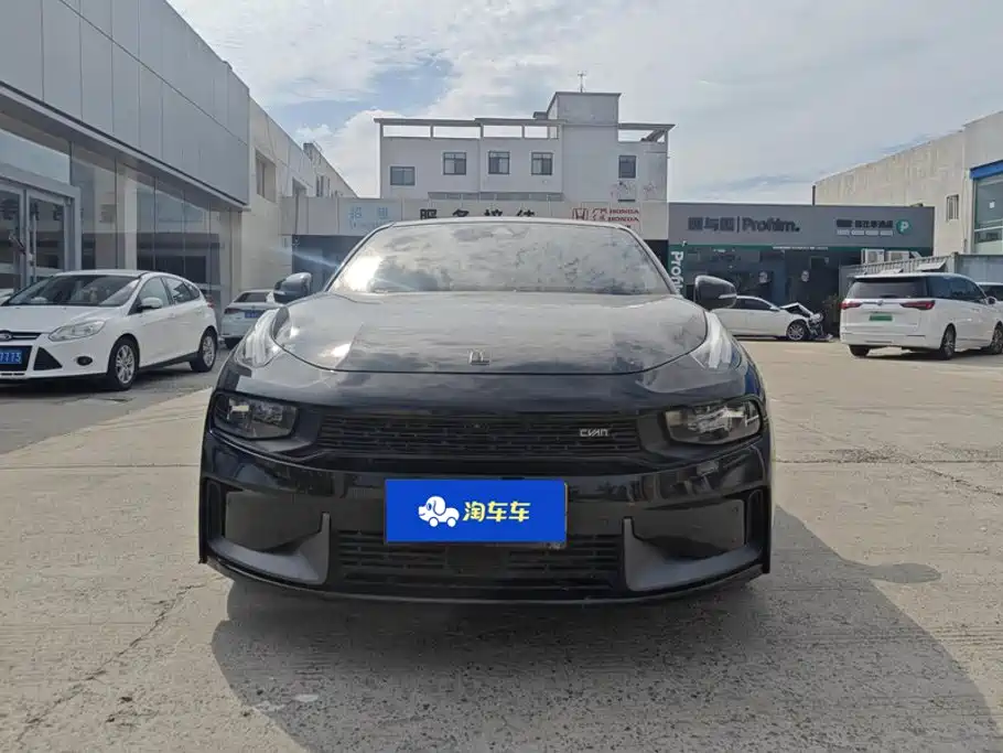 صورة 2 - Lynk & Co 03