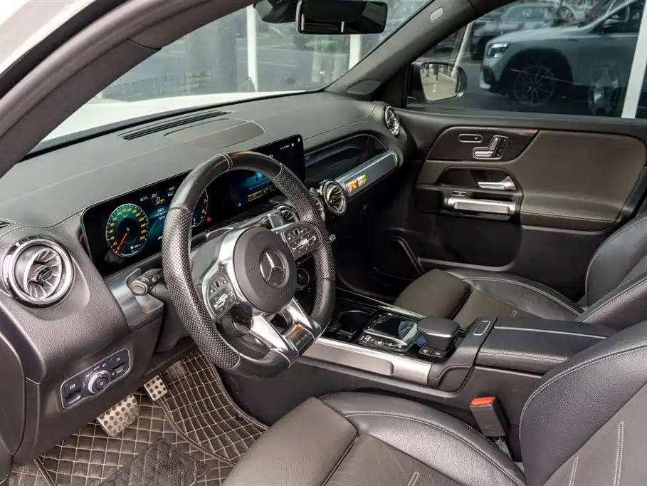 Mercedes-Benz GLB AMG 2021 AMG GLB 35 4MATIC фото 13