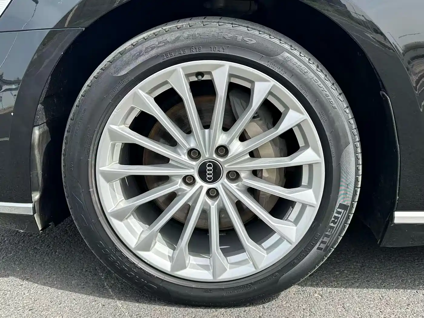 Фото 5 - Audi A8