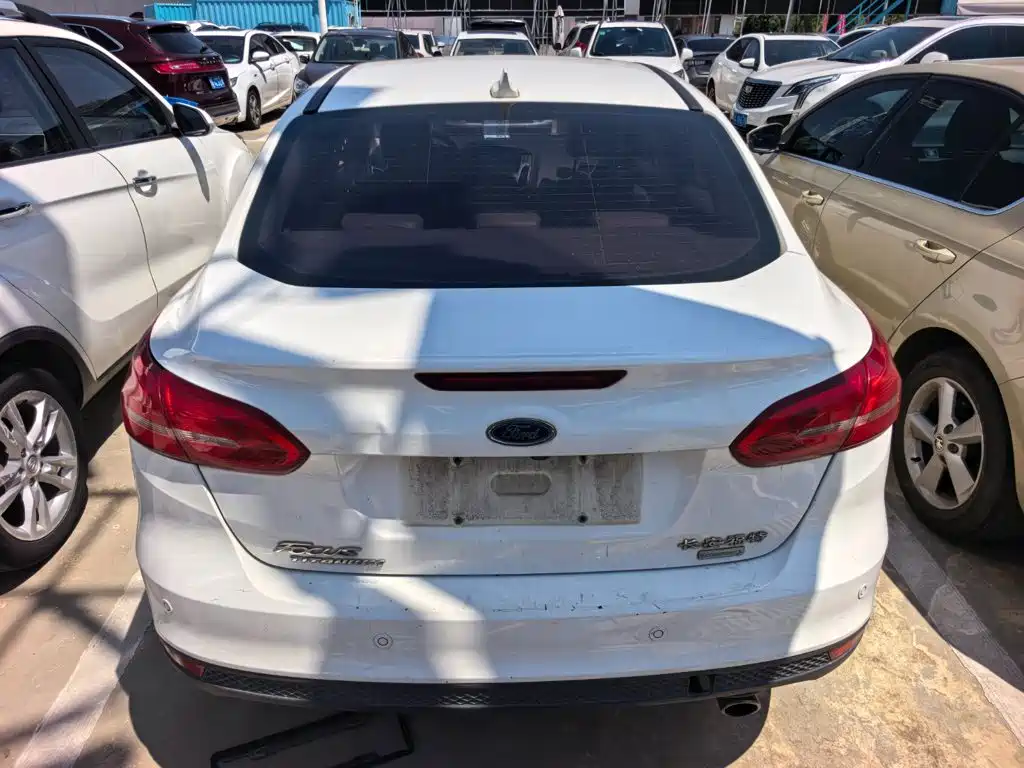 Фото 5 - Ford Focus