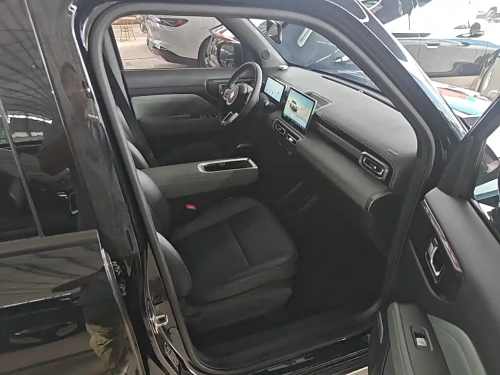Baojun Yueye Plus 2024 2024 Smart Premium 4-Seater