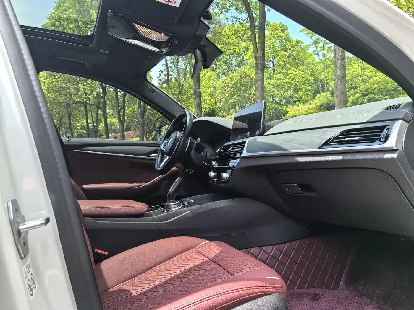 BMW 5 Series 2023 530Li Leading M Sport Package фото 12
