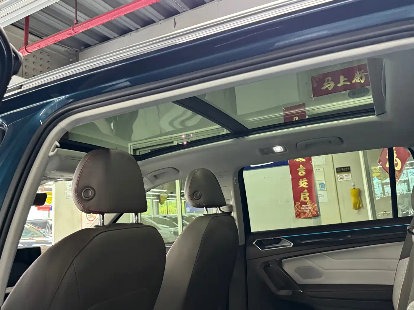 Volkswagen Tiguan L 2022 380TSI Automatic 4WD R-Line Flagship 7-Seater фото 9