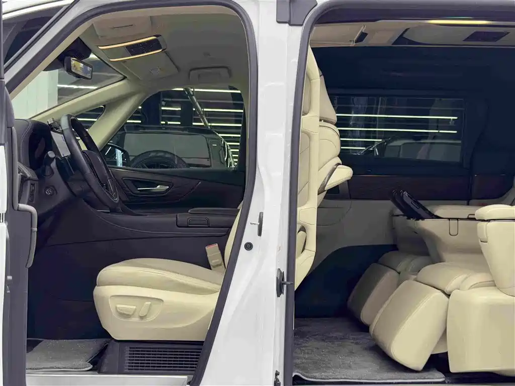 Toyota Vellfire 2024 2024 Crown Hybrid 2.5L Executive Premium Edition