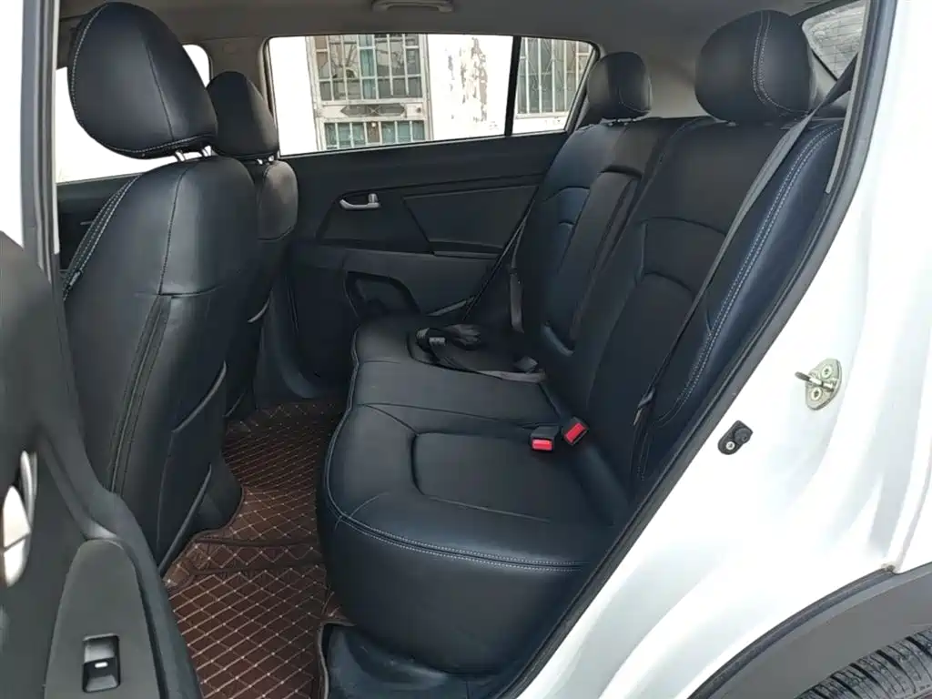 Kia Sportage 2015 2.0L Automatic 2WD GL фото 17