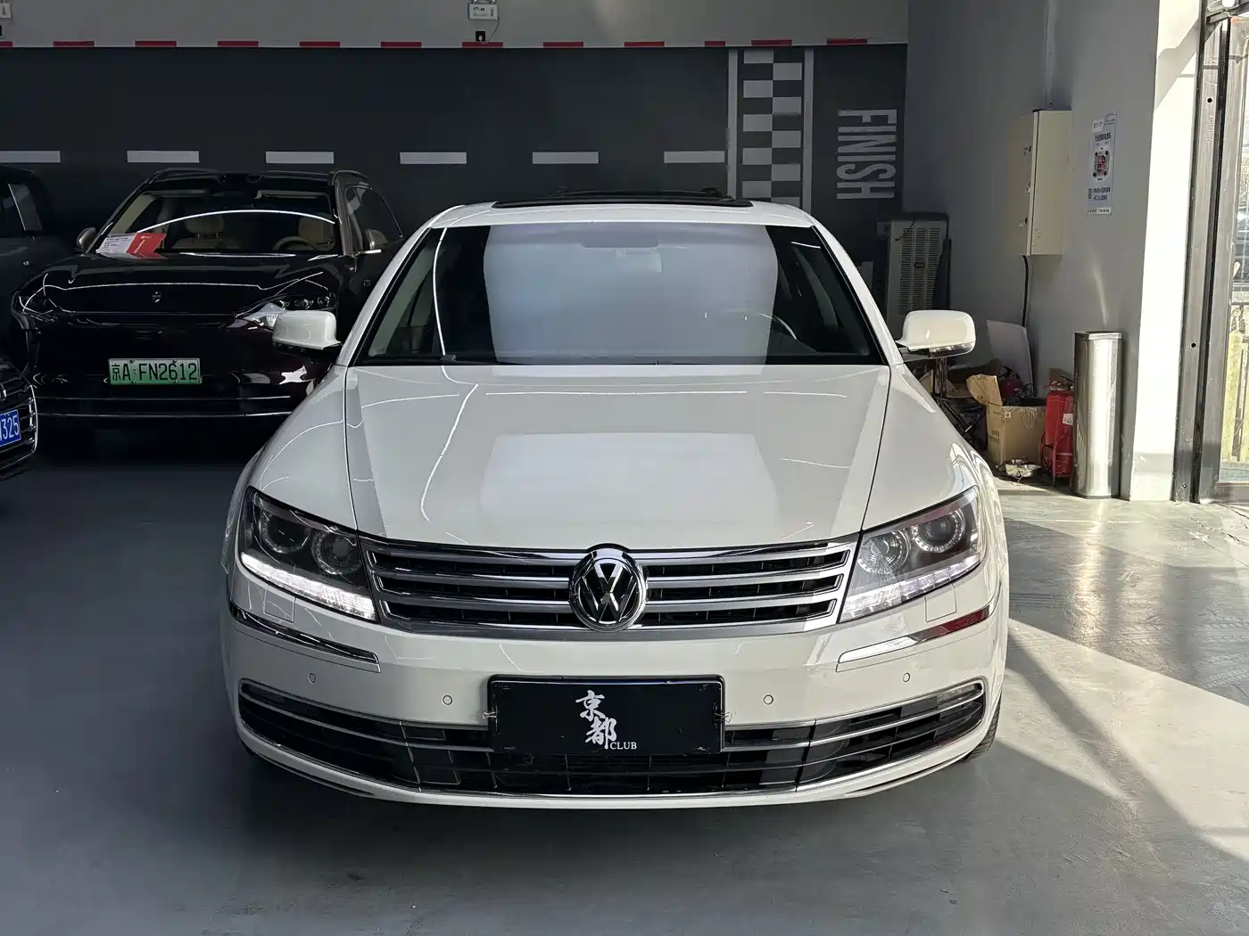 Volkswagen Phaeton 2014 3.0L Business Edition фото 2