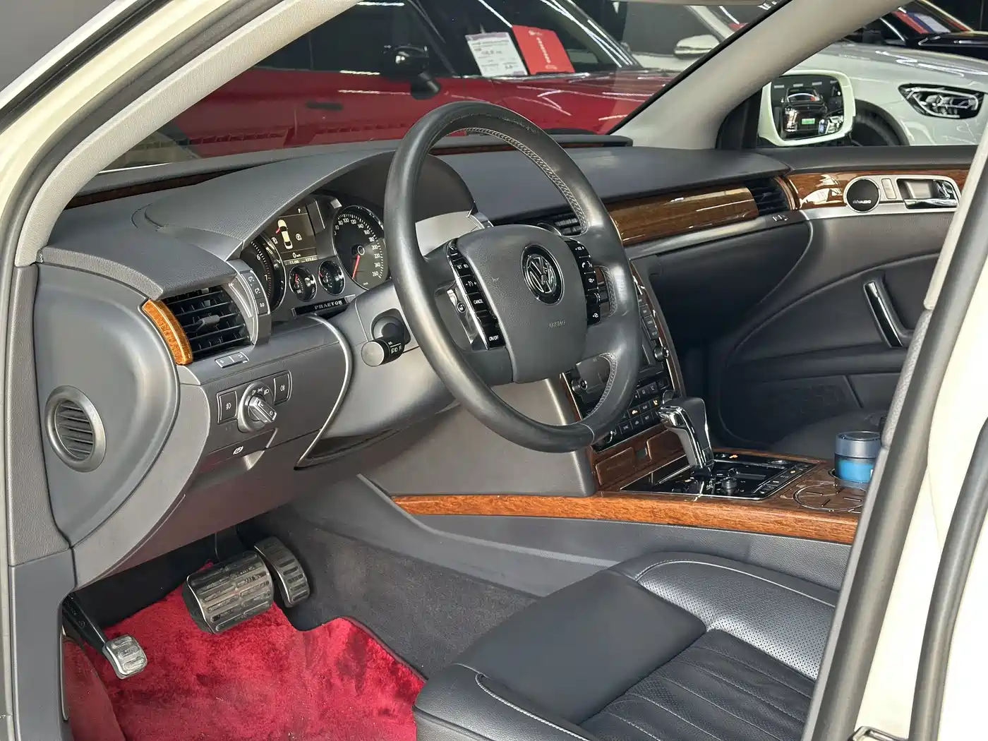 Volkswagen Phaeton 2014 3.0L Business Edition фото 8