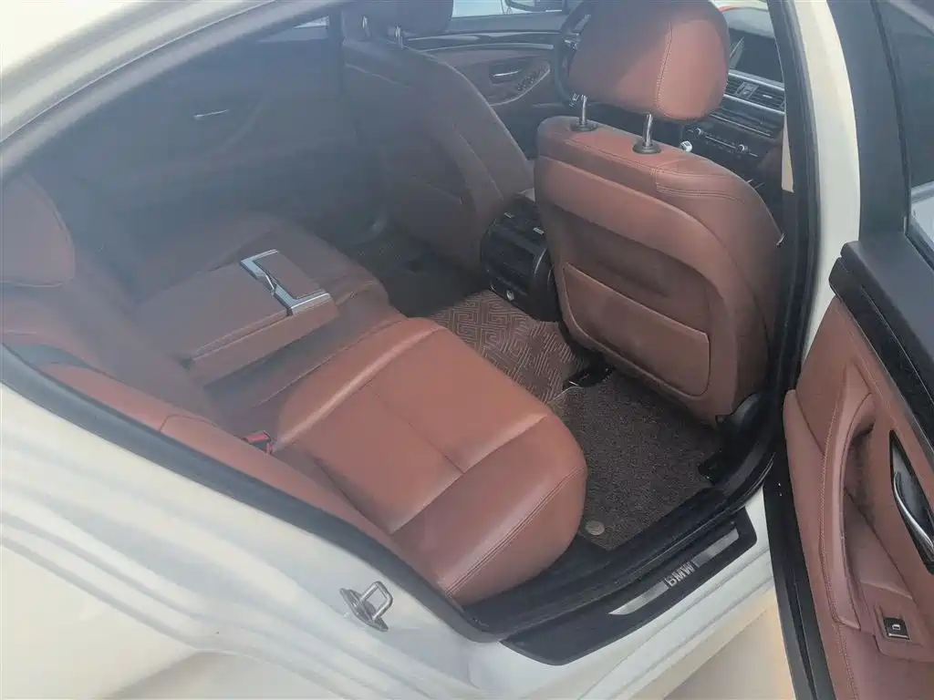 BMW 5 Series 2014 520Li Elegance фото 16