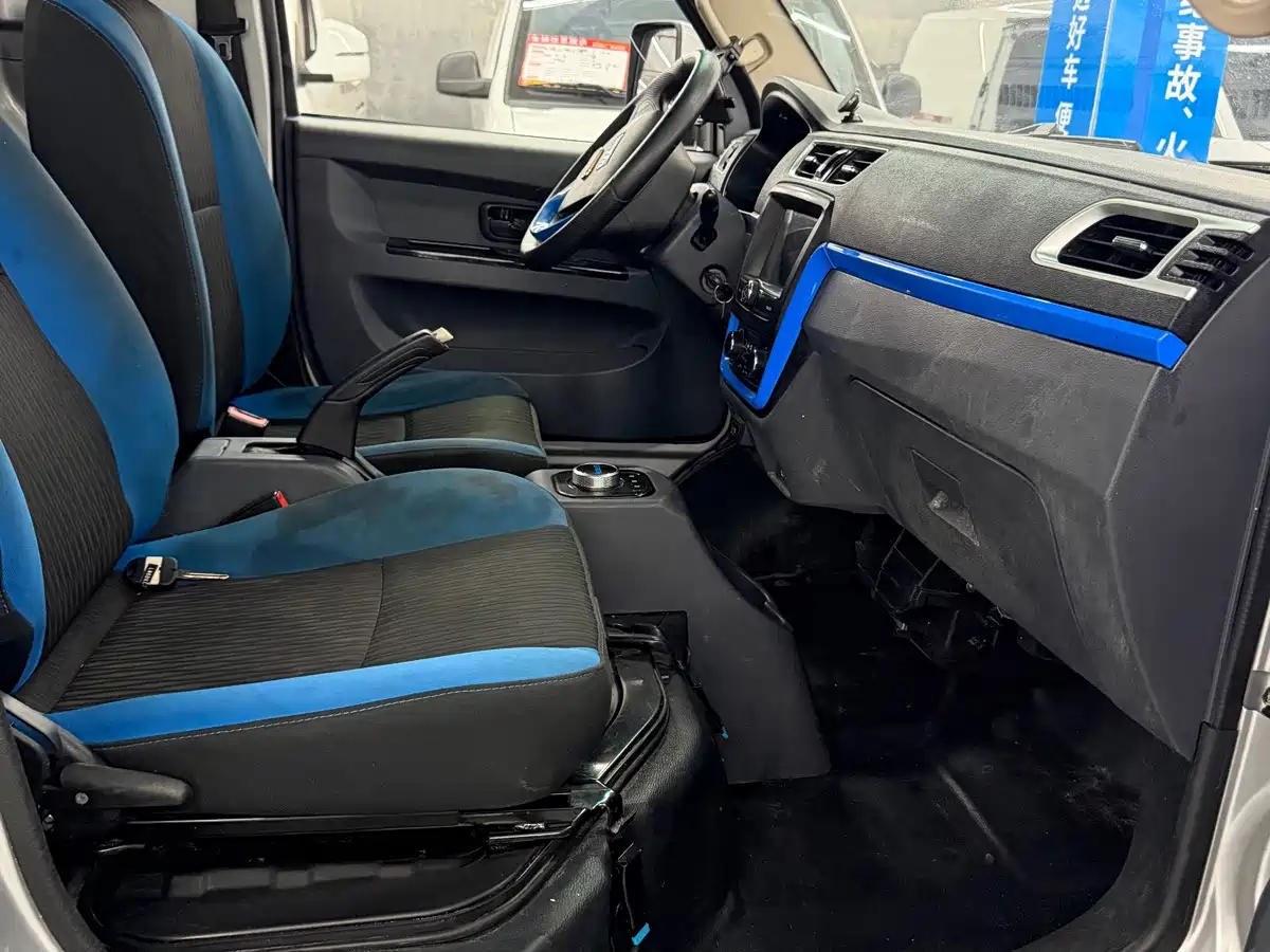 SRM Xinyuan Xinyuan T5L EV 2024 2024 Model Urban Version 3.8m Flatbed Truck Standard 55.7kWh