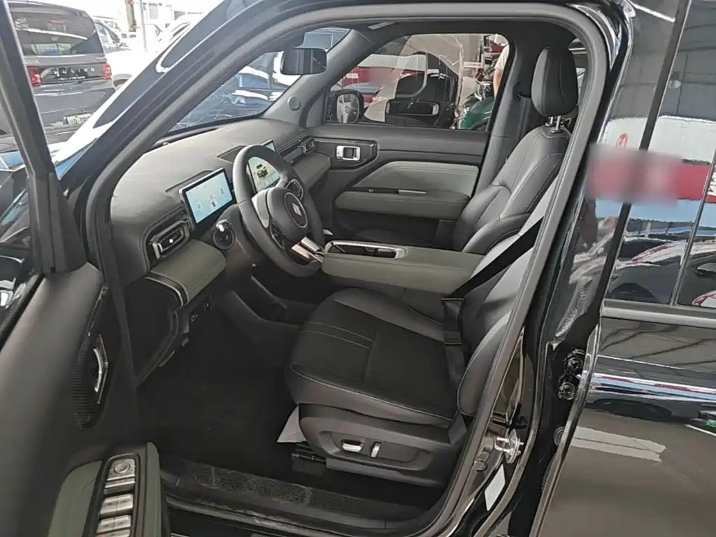 Baojun Yueye Plus 2024 2024 Smart Premium 4-Seater