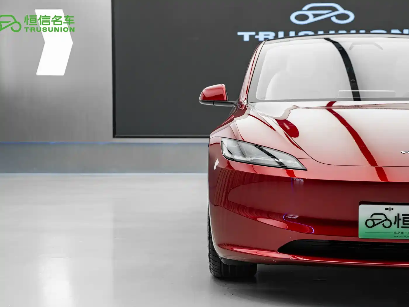Фото 8 - Tesla Model 3