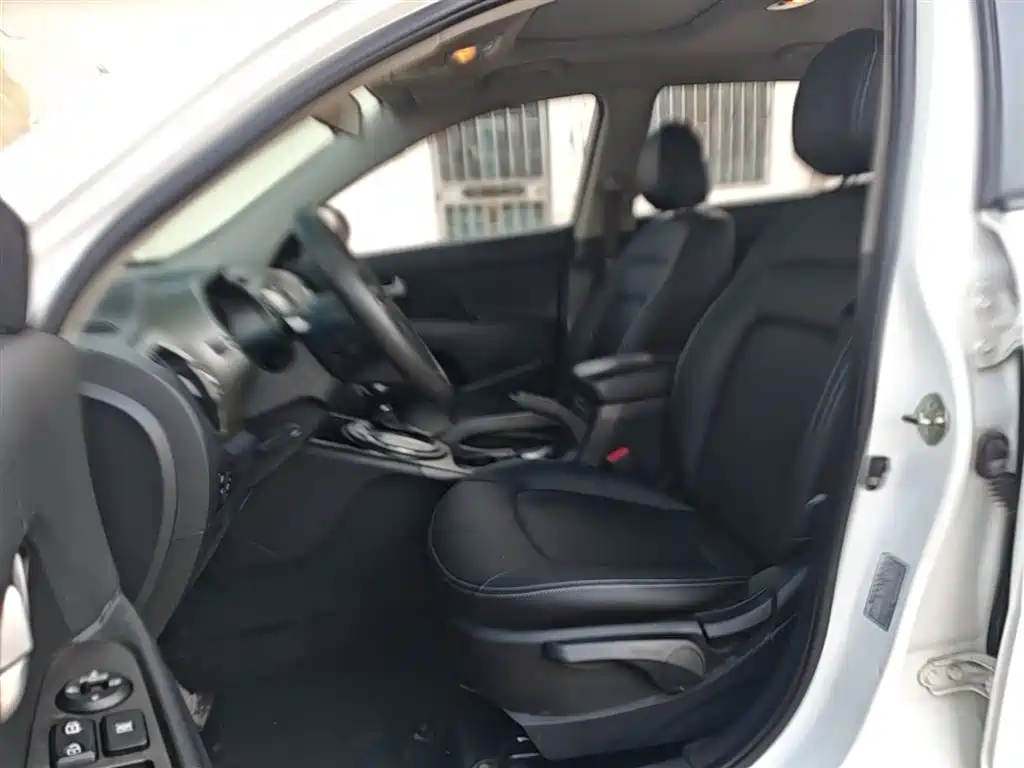 Kia Sportage 2015 2.0L Automatic 2WD GL фото 15