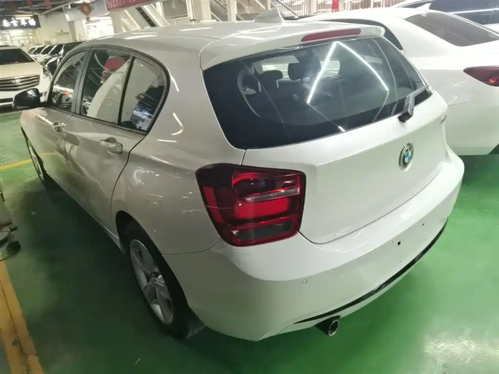 BMW 1 Series (Import) 2013 Facelift 118i Sport Model фото 5