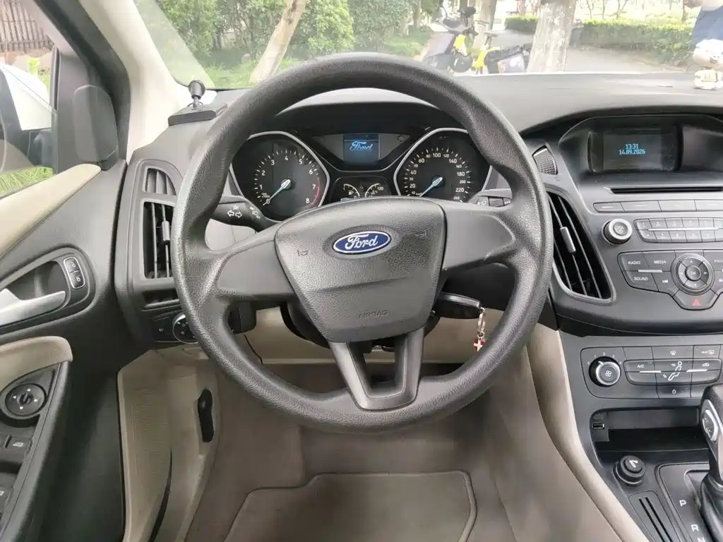Фото 3 - Ford Focus