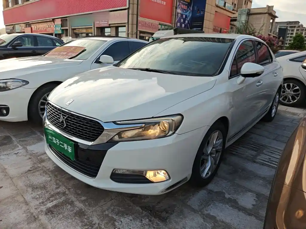 DS 5LS 2015 2014 1.8L Elegance VTi140
