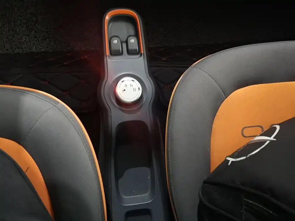 BAOJUN E100