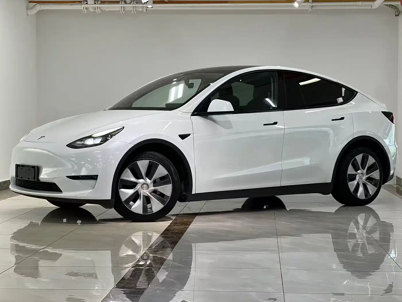 Tesla Model Y 2021 Model Long Range AWD