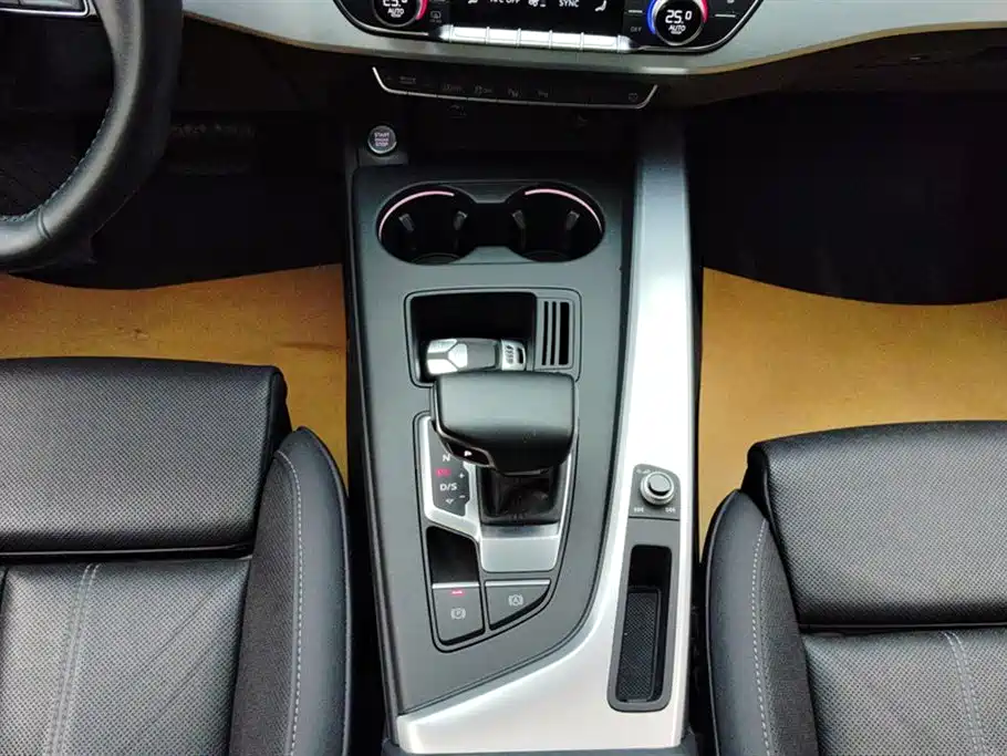 Audi A4L 2020 40 TFSI Luxury Dynamic фото 16