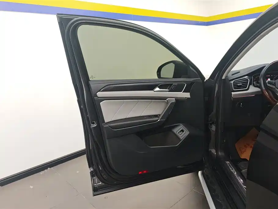 Volkswagen Tayron 2024 330TSI 2WD Luxury Plus Advanced фото 7