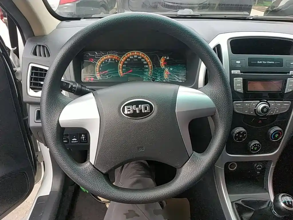 Фото 11 - BYD F3