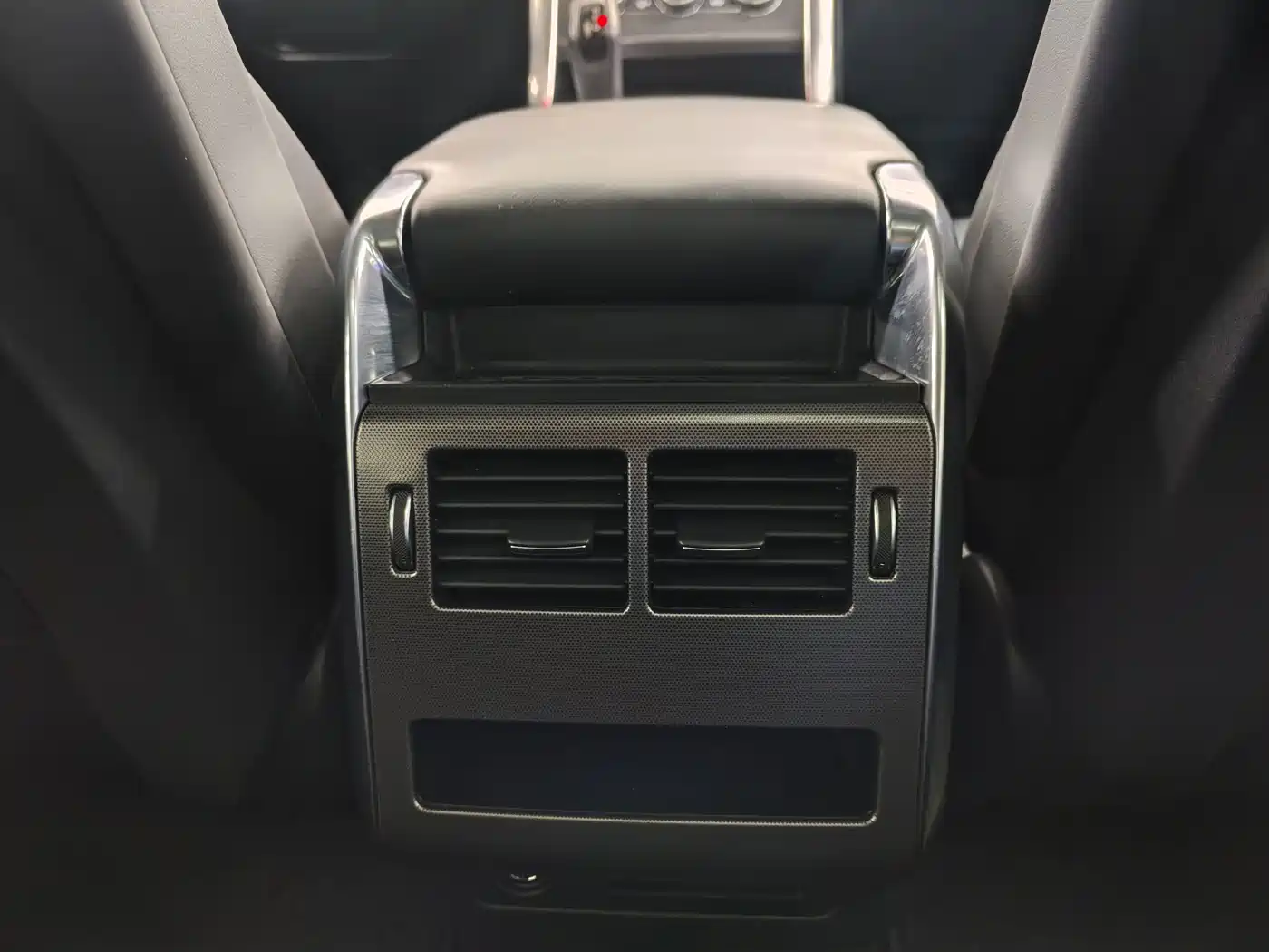 Фото 21 - Land Rover Range Rover Sport