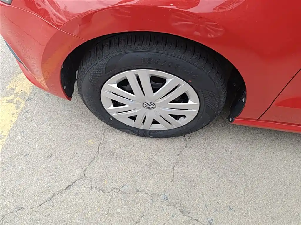 Volkswagen Polo 2016 1.4L Automatic Trend фото 23