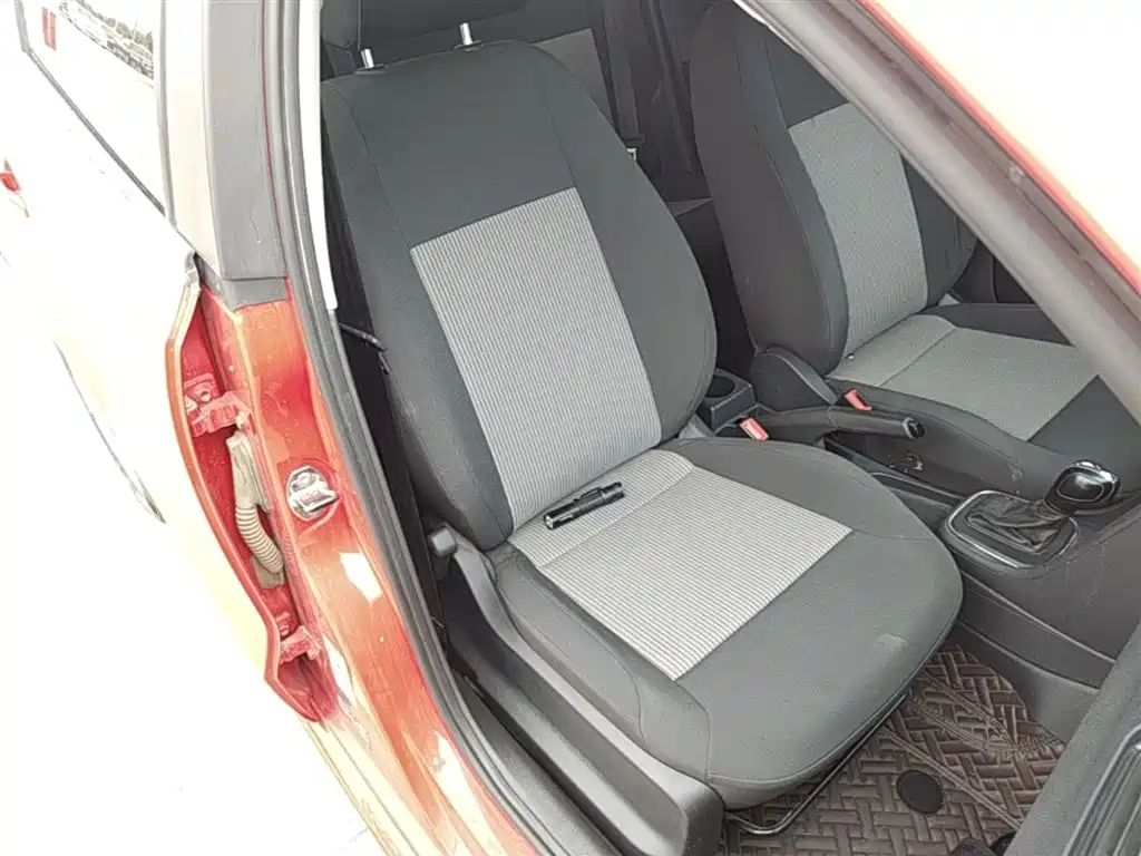 Volkswagen Polo 2016 1.4L Automatic Trend фото 25