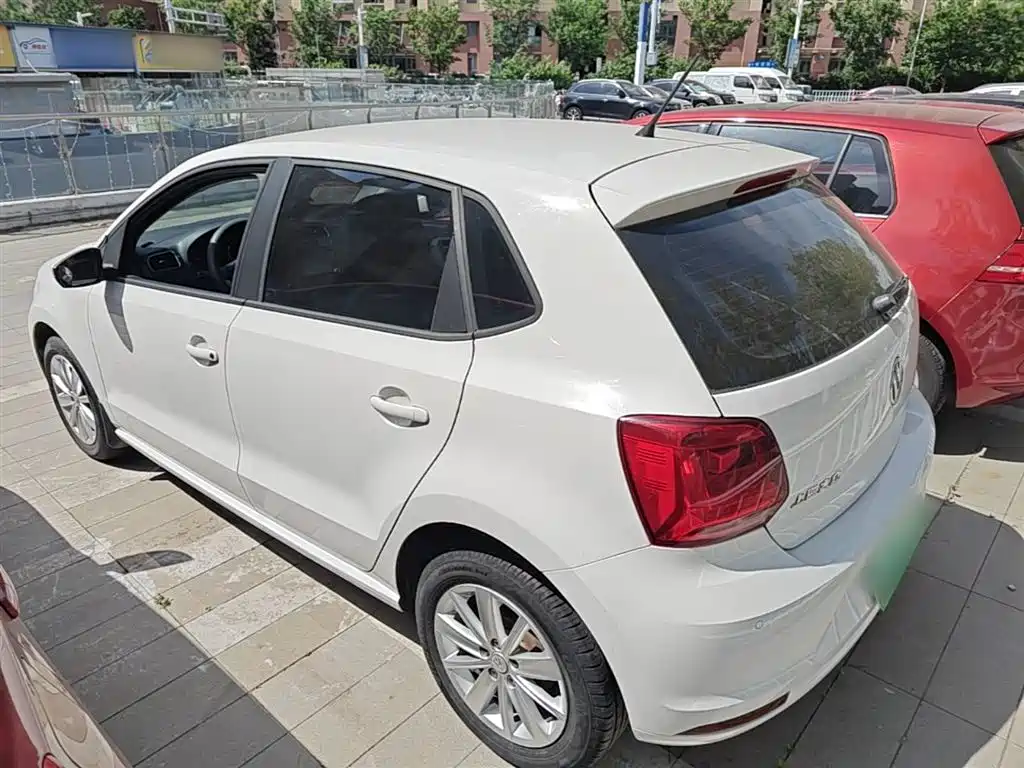 Volkswagen Polo 2014 1.6L Automatic Comfort Edition фото 5