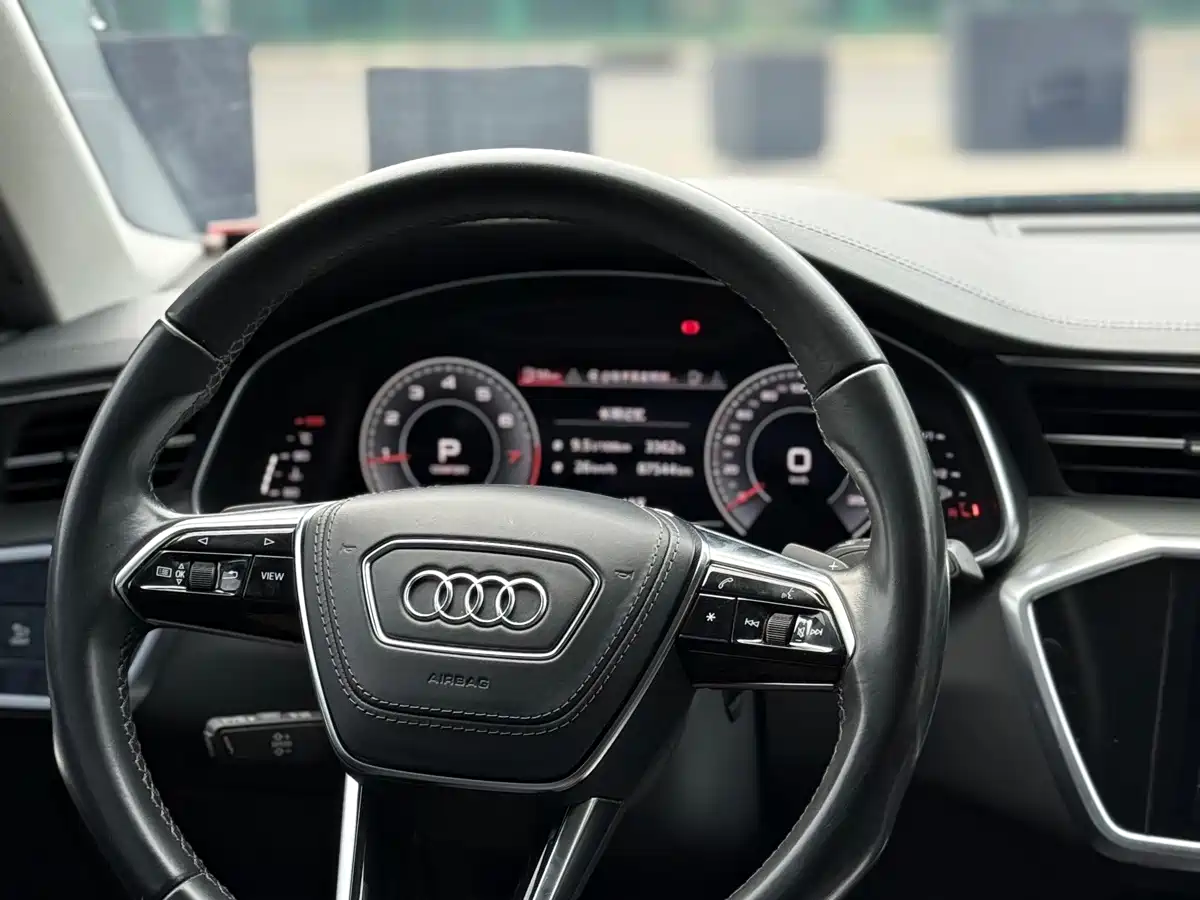 Photo 9 - Audi A6L