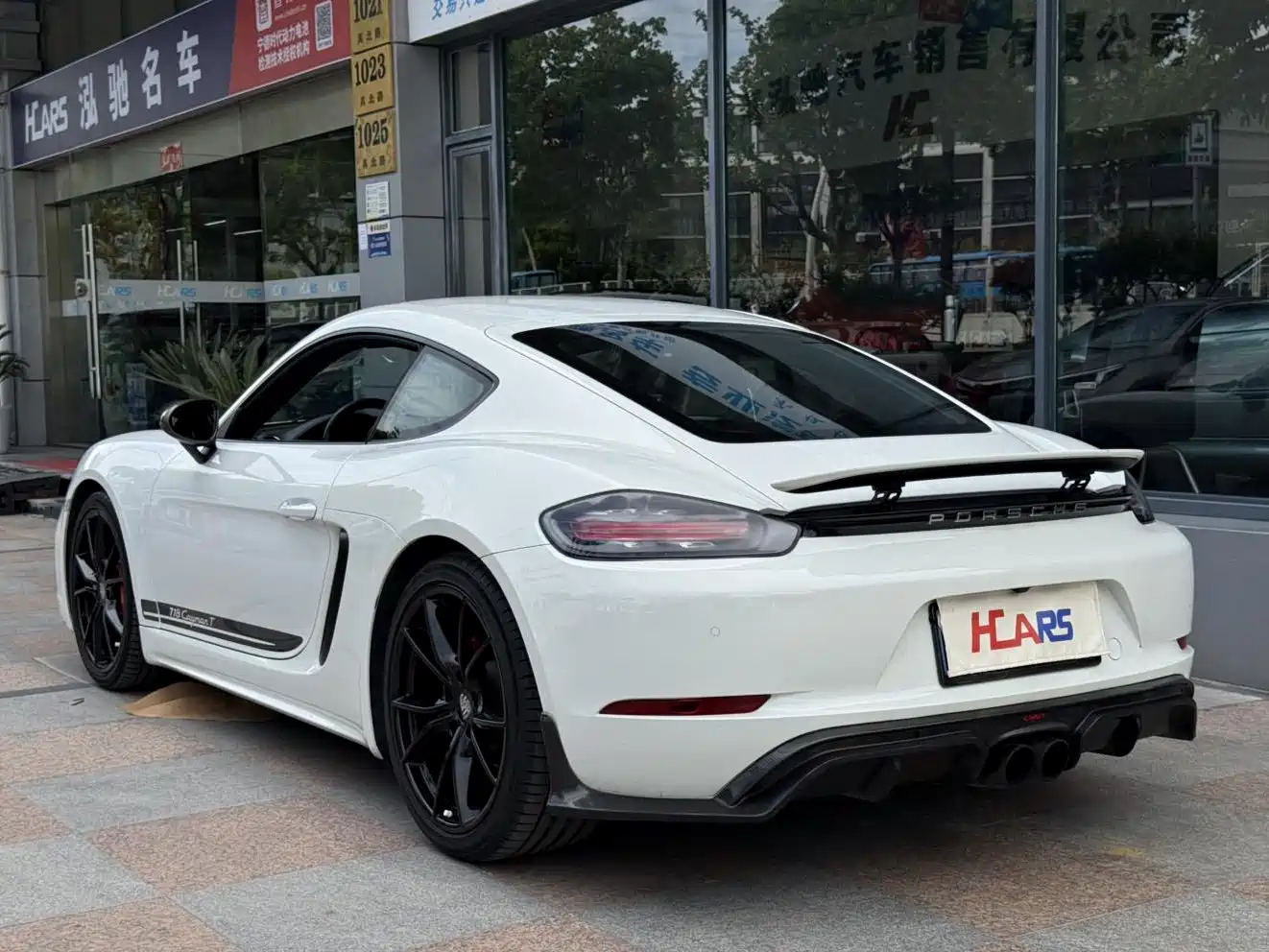 Photo 3 - Porsche 718