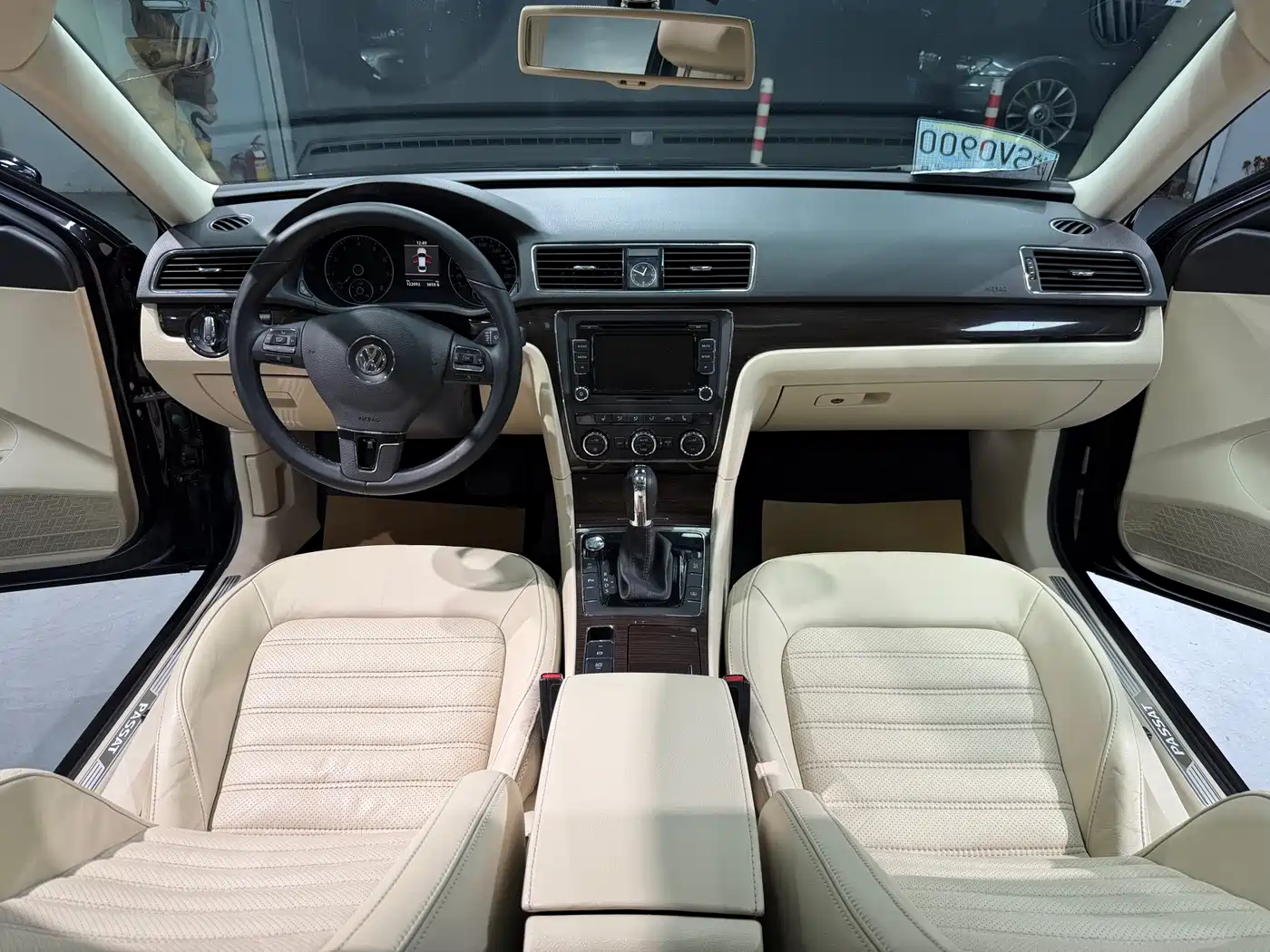 Volkswagen Passat 2014 1.8TSI DSG Executive Edition фото 15