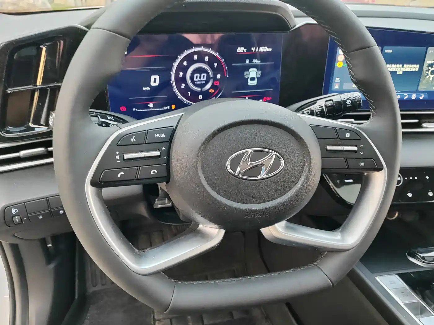 Hyundai Elantra 2022 1.5L CVT GLS Leading Edition фото 12