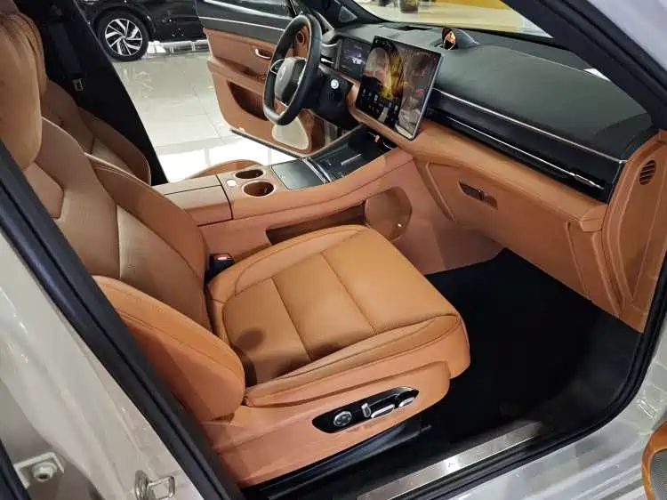 AITO Wenjie AITO M5 2025 Extended Range Ultra AWD фото 6