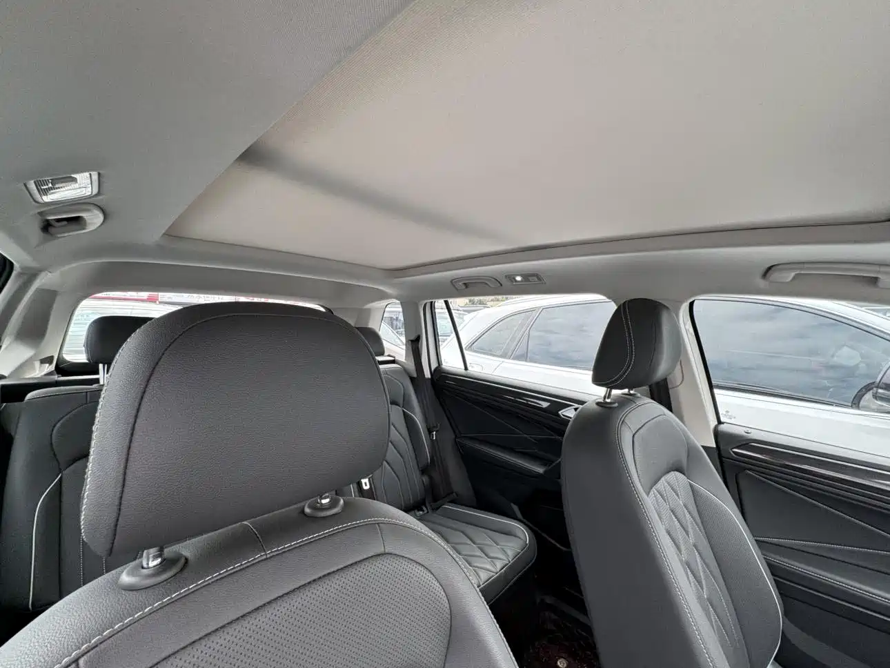Volkswagen Tiguan L 2022 330TSI Automatic 2WD Comfort Edition фото 8