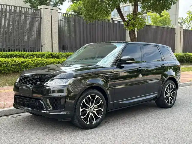 Land Rover Range Rover Sport 2022 3.0 L6 Gloss Black Edition