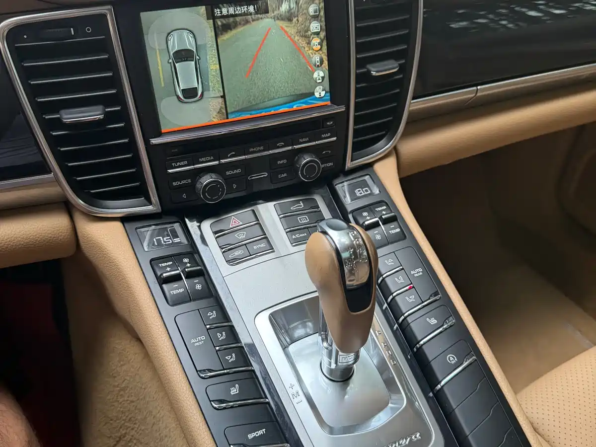 Porsche Panamera 2014 Panamera 3.0T фото 12