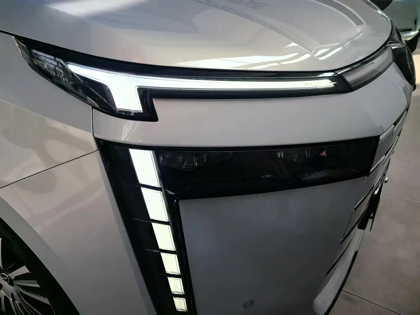GAC Trumpchi Trumpchi E8 NEV 2024 Model 150km MAX+ фото 6