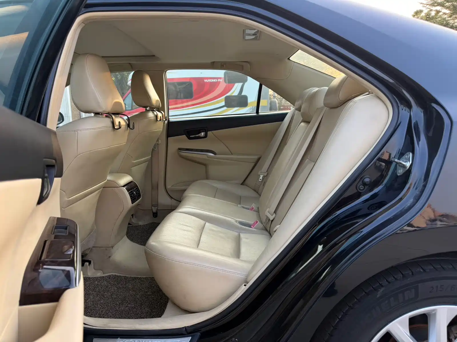 Фото 5 - Toyota Camry