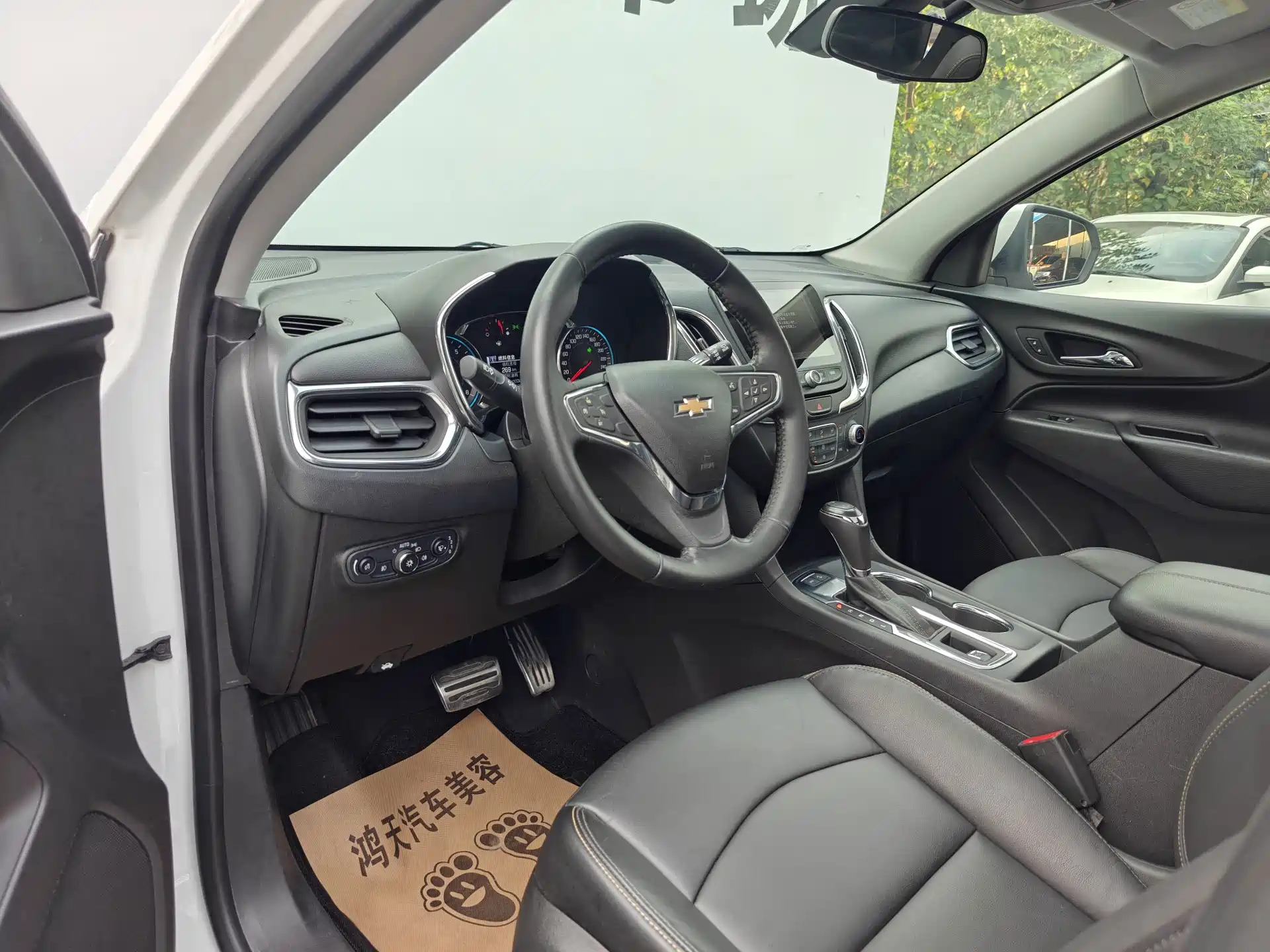 Фото 14 - Chevrolet Equinox
