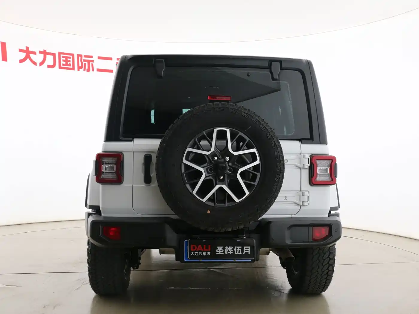 Jeep Wrangler 2026 2024 Model 2.0T Sahara Four-Door Version