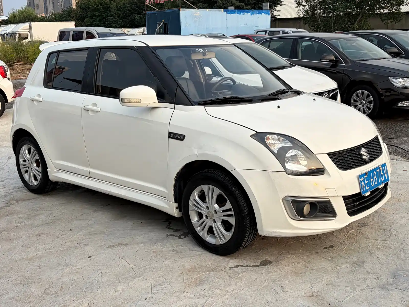 Photo 3 - Suzuki Swift