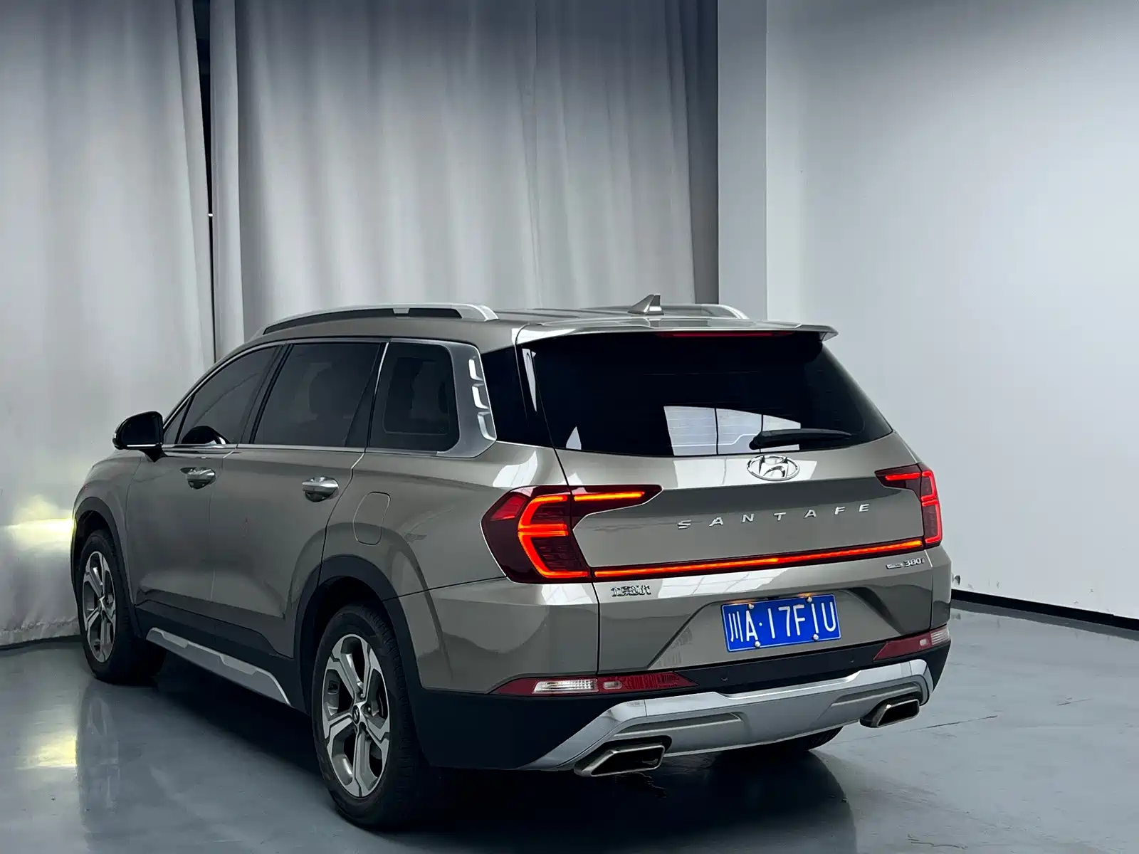 Photo 34 - Hyundai Santa Fe