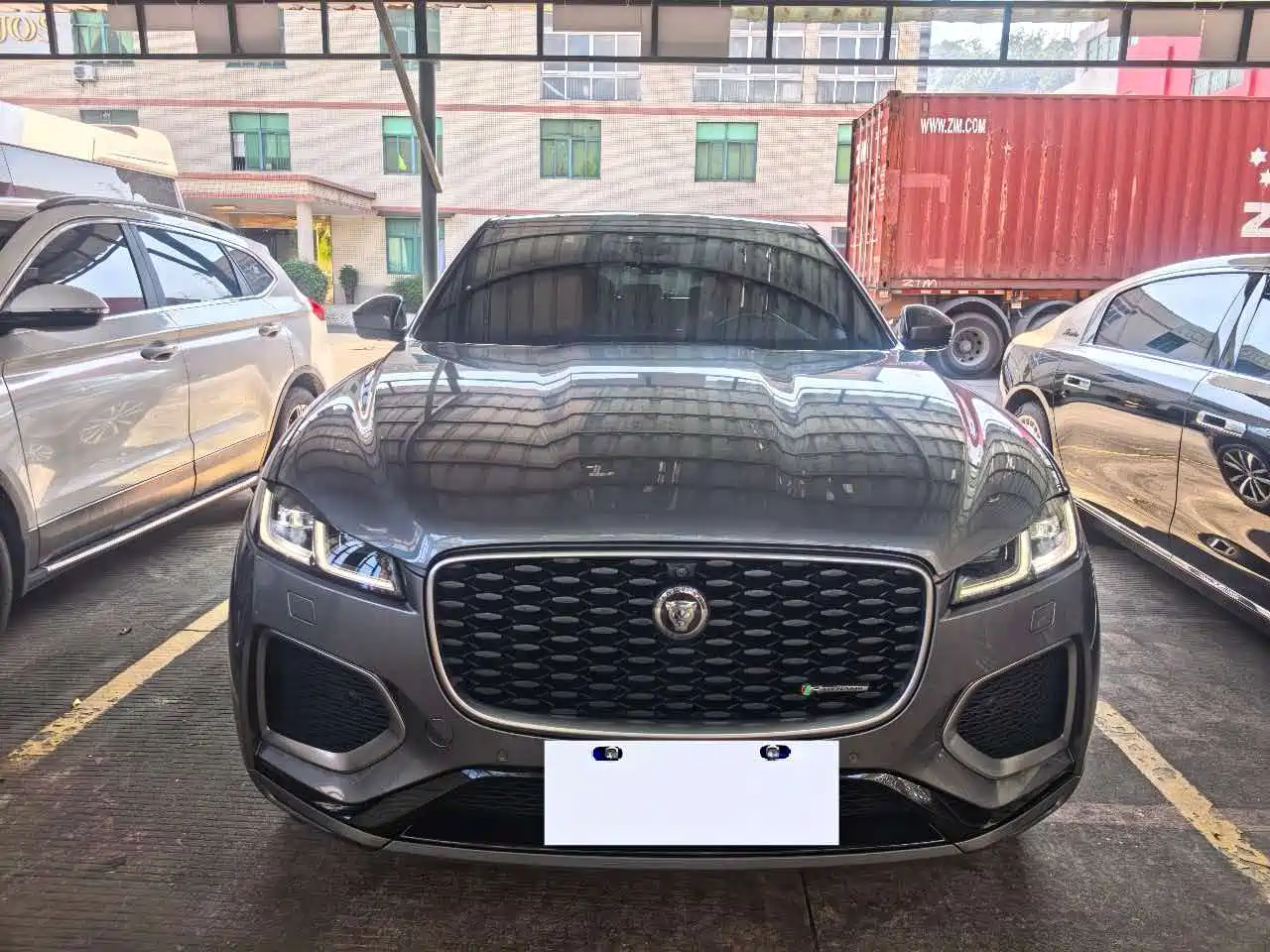 Photo 2 - Jaguar F-PACE